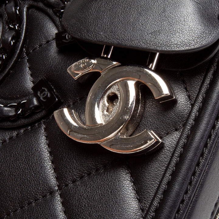 CHANEL Incognito CC Filigrane Vanity Schultertasche - So Black