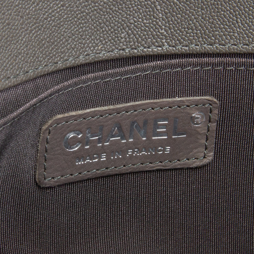 CHANEL Caviar Stepptasche für Jungen, klein, Grau