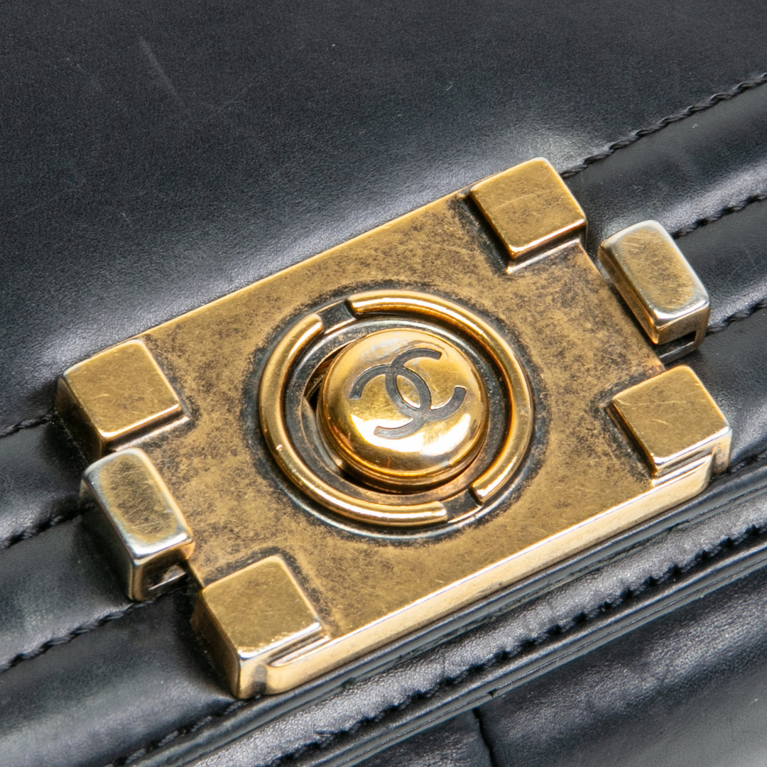 Chanel Großer Originalverschluss Boy Bag- Black Outlet Final Sale