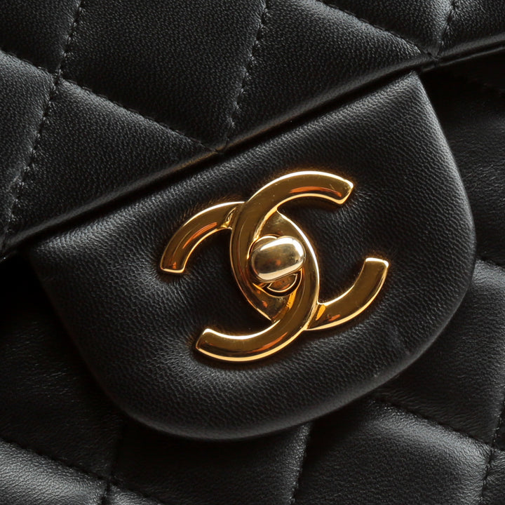 CHANEL Jumbo Double Flap Gestepptes Lammleder mit Gold