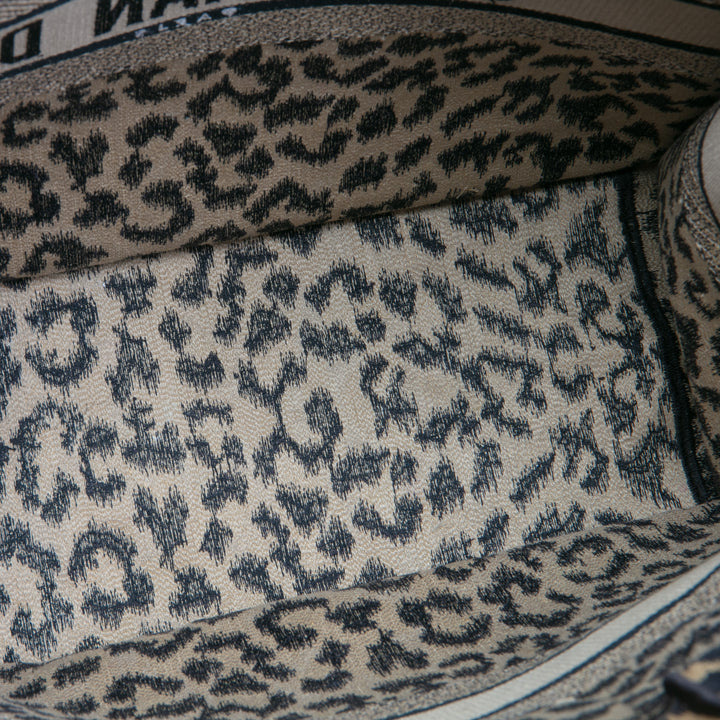 CHRISTIAN DIOR Große Canvas-Buchtasche mit Animal-Print OUTLET FINAL SALE