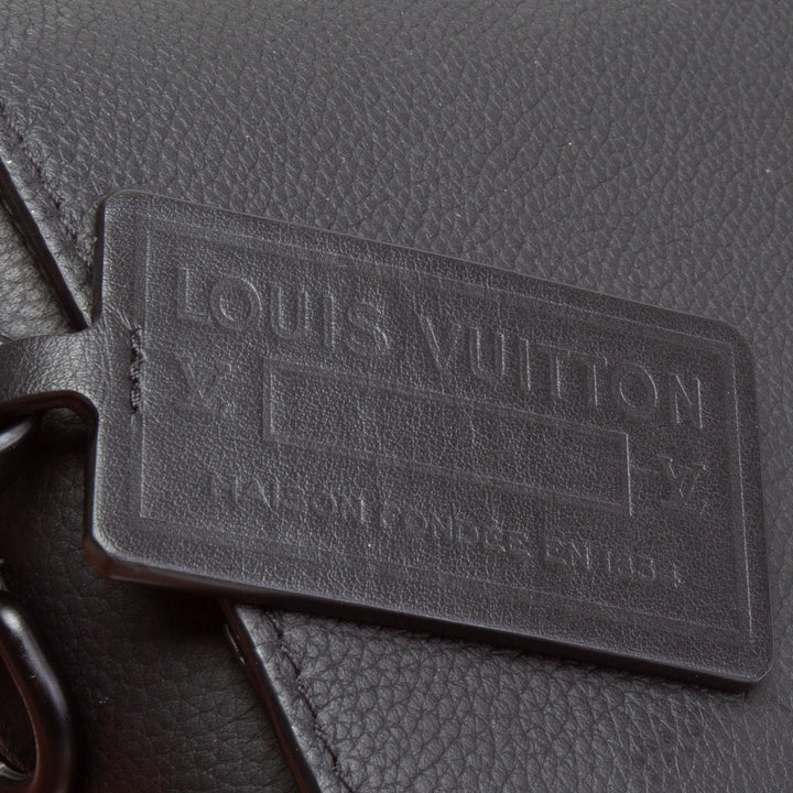 Louis Vuitton Aerogram Fastline Wearable Wallet - Schwarz