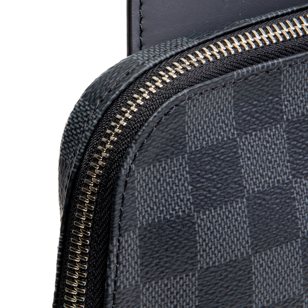 LOUIS VUITTON Avenue Sling – Damier Graphite